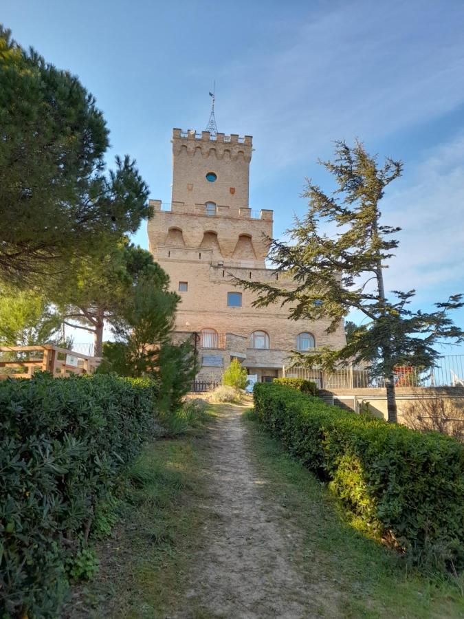 Bouganville Casa Vacanza Ambiente Climatizzato Con Wi Fi Pineto Eksteriør bilde