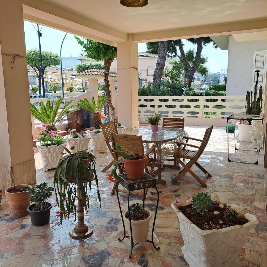 Bouganville Casa Vacanza Ambiente Climatizzato Con Wi Fi Pineto Eksteriør bilde