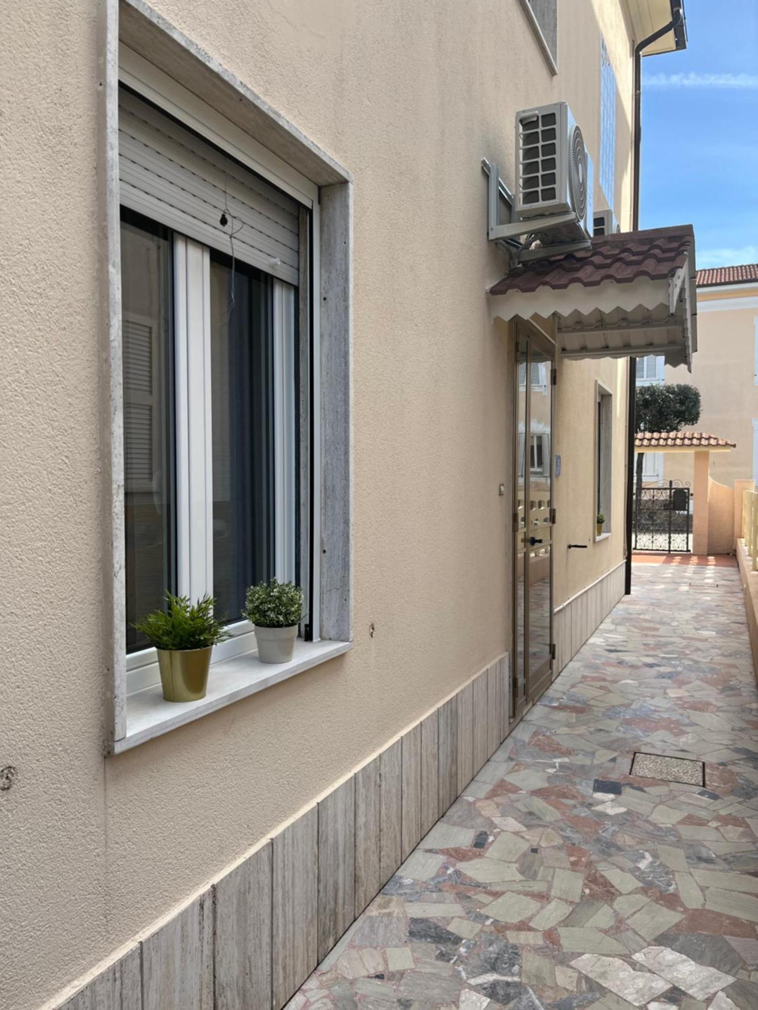 Bouganville Casa Vacanza Ambiente Climatizzato Con Wi Fi Pineto Eksteriør bilde