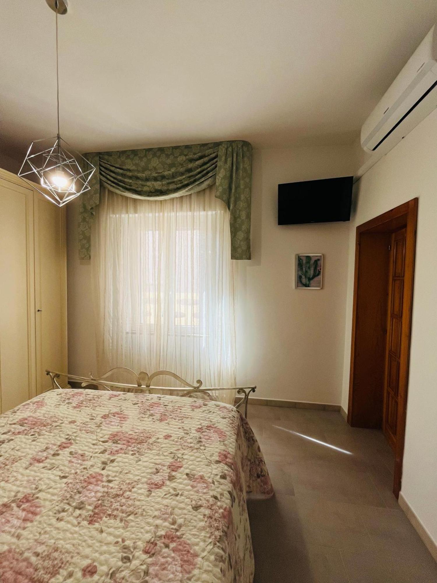 Bouganville Casa Vacanza Ambiente Climatizzato Con Wi Fi Pineto Eksteriør bilde