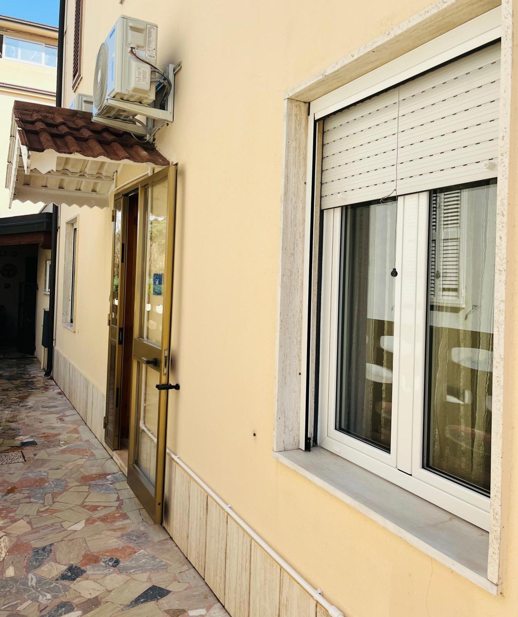 Bouganville Casa Vacanza Ambiente Climatizzato Con Wi Fi Pineto Eksteriør bilde