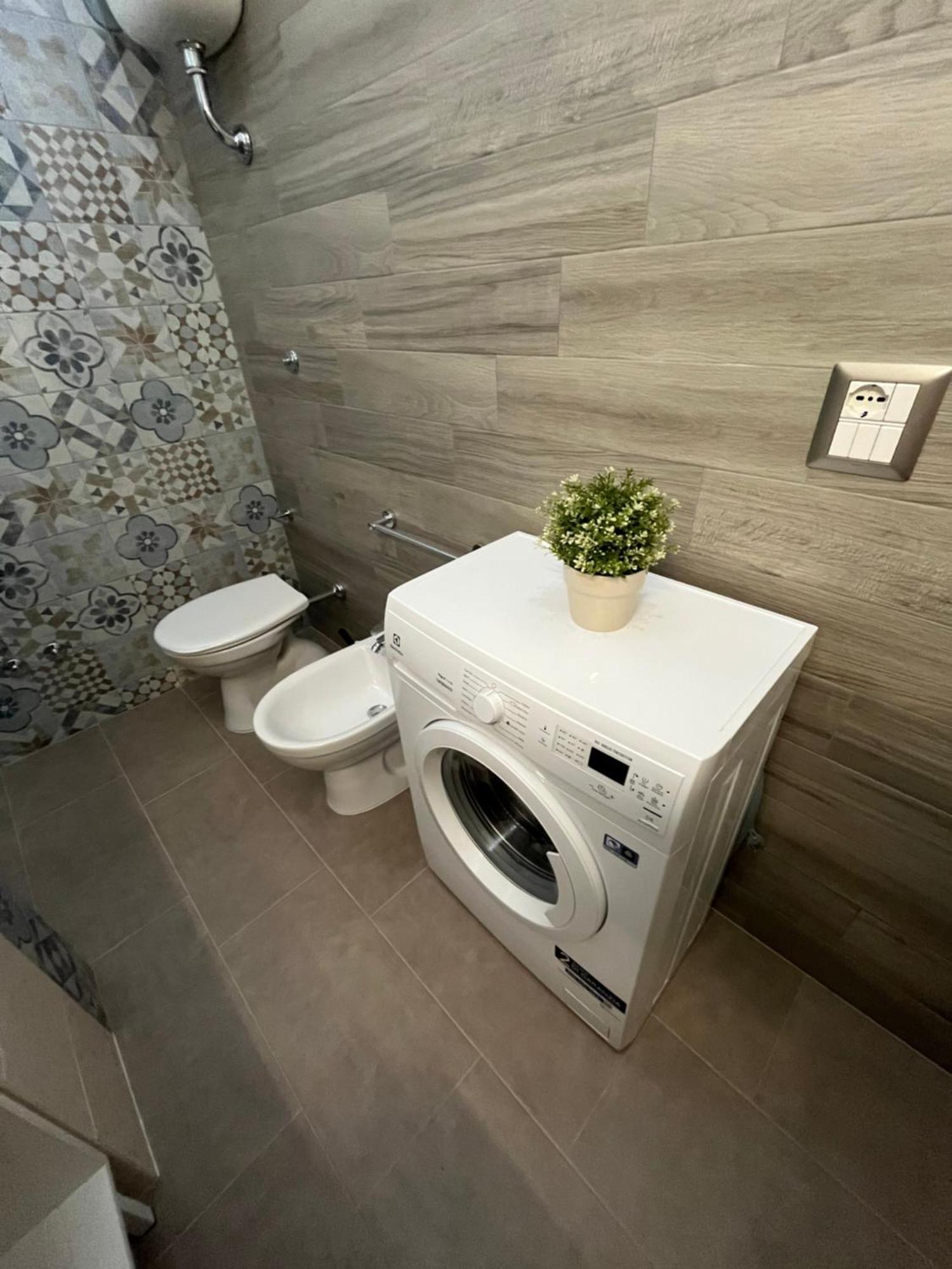 Bouganville Casa Vacanza Ambiente Climatizzato Con Wi Fi Pineto Eksteriør bilde