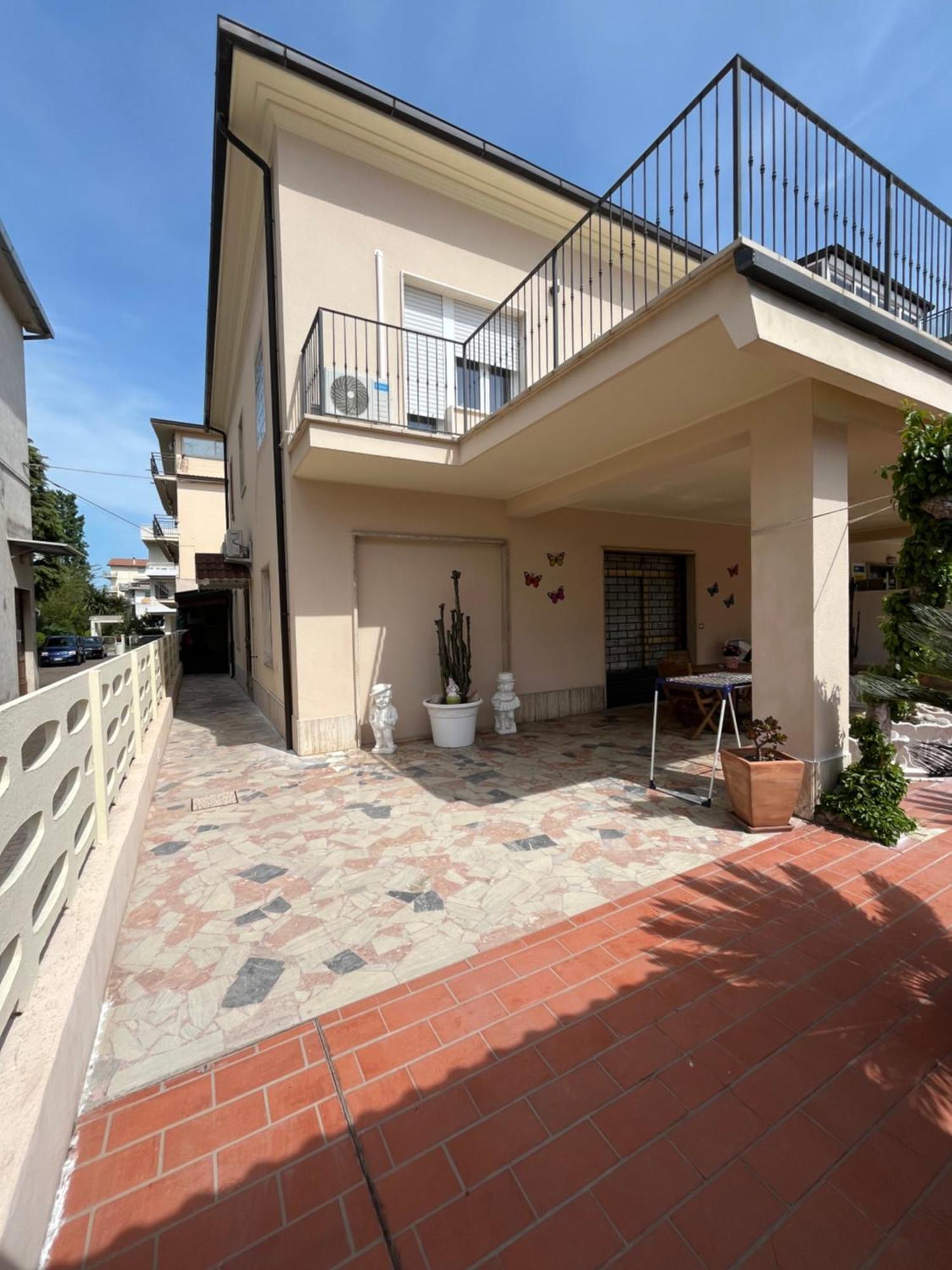 Bouganville Casa Vacanza Ambiente Climatizzato Con Wi Fi Pineto Eksteriør bilde