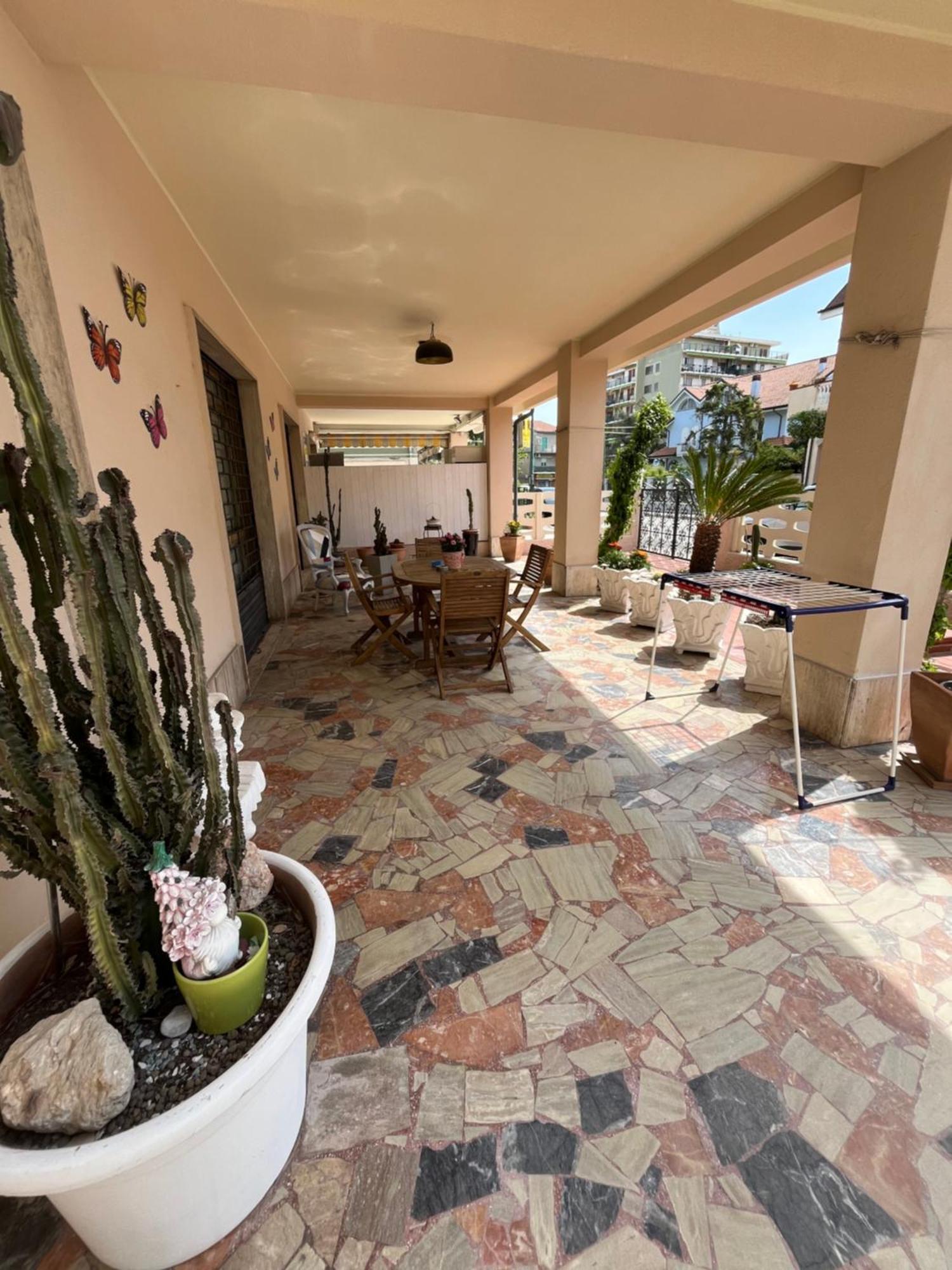 Bouganville Casa Vacanza Ambiente Climatizzato Con Wi Fi Pineto Eksteriør bilde